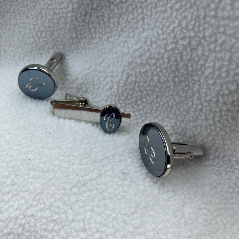 Vintage Silver Color Oval Monogram Cufflinks and Tie Clip Set - E or C Initial - Picture 4 of 11